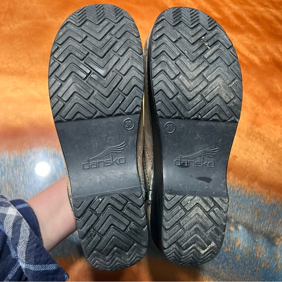 Dansko Iridescent Pearlized Clogs size 38 white Pearl - Picture 6 of 12